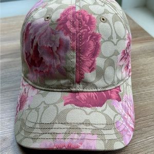 Authentic Coach Women’s Baseball Cap with signature Kaffee Fassett print.